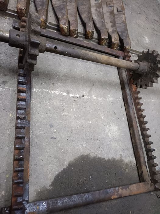 Ruszta żeliwne komplet