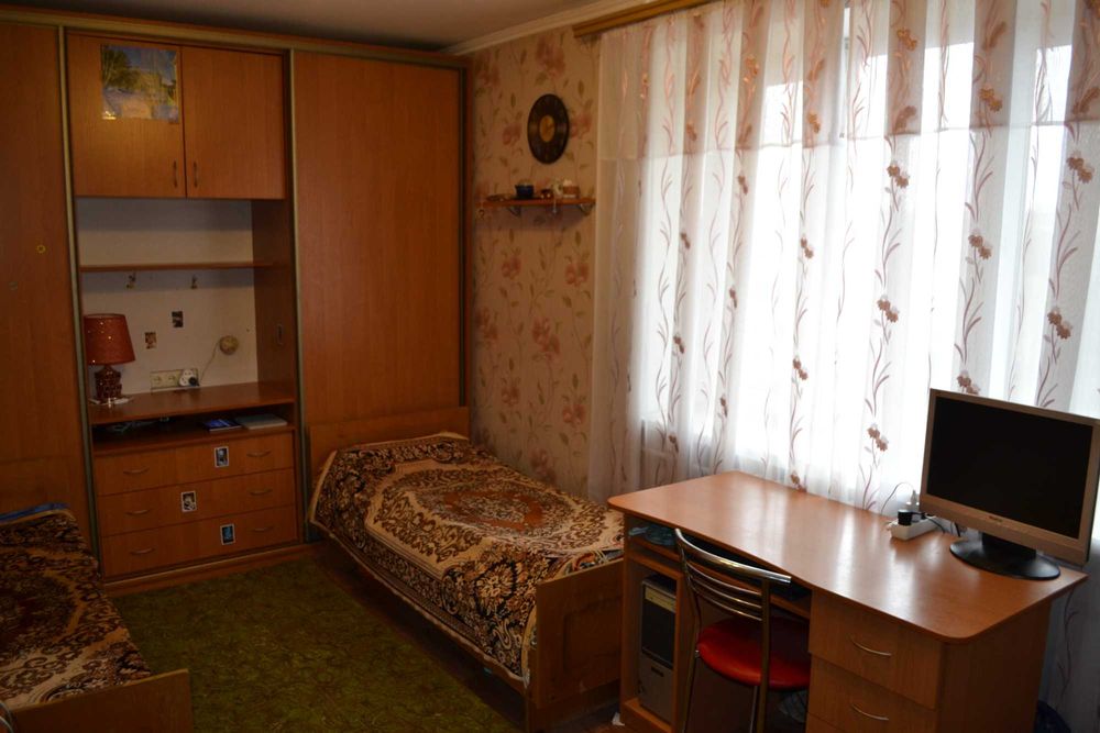 продам велику кімнату Лісовий масив Волкова космонавта Поповича 10а