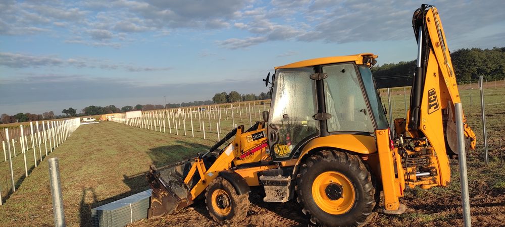 Usługi koparko-ładowarką