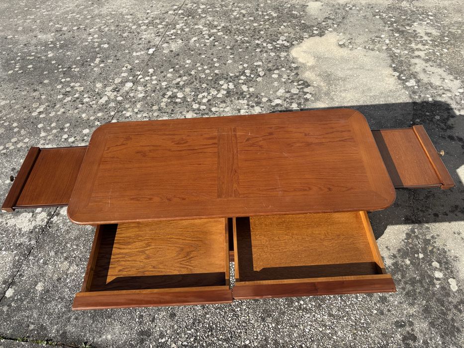 Mesa pequena de sala