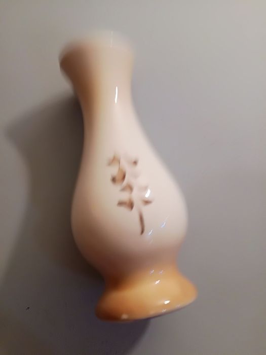 Vendo pequena jarra antiga