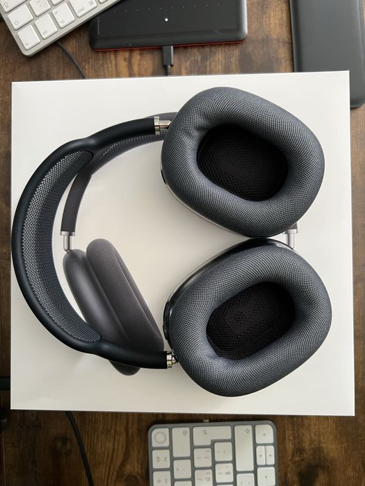 Apple AirPods Max nauszne MIDNIGHT plus Etui na muszle.