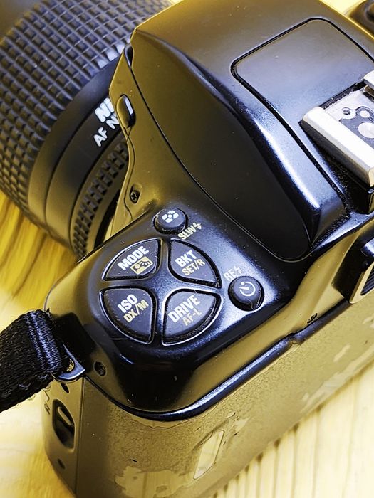 Плёночный Nikon F601 с объективом Nikon AF 35-80 мм 1:4- 5.6D