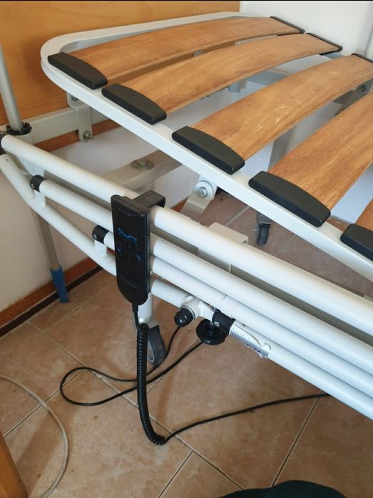 Cama ortopédica com comando