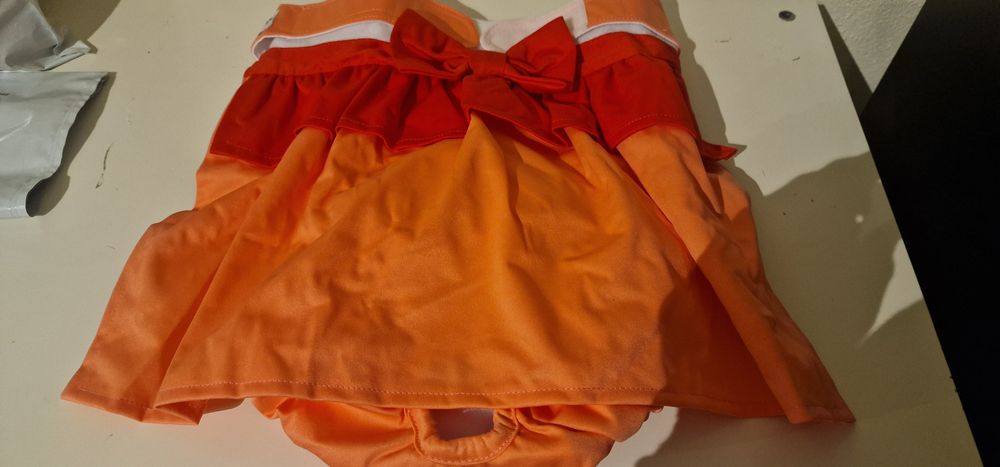 3 fraldas XL novas  higiênica reutilizáveis para cadelas, com saia.