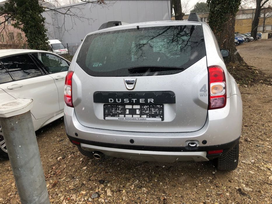 RENAULT DUSTER 1.6 бензин супер стан!