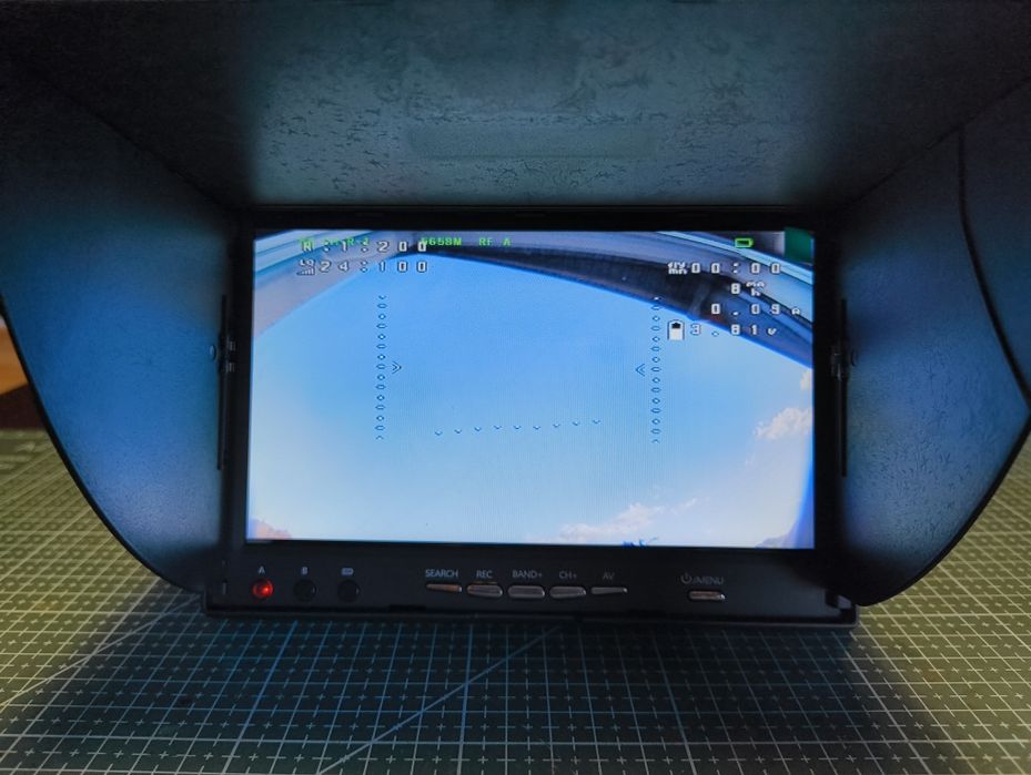 Monitor FPV 7 cali 5.8ghz diversity, wbudowany DVR