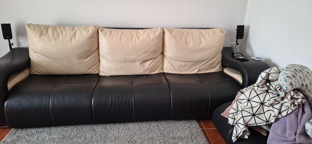 Sofa em pele em bom estado