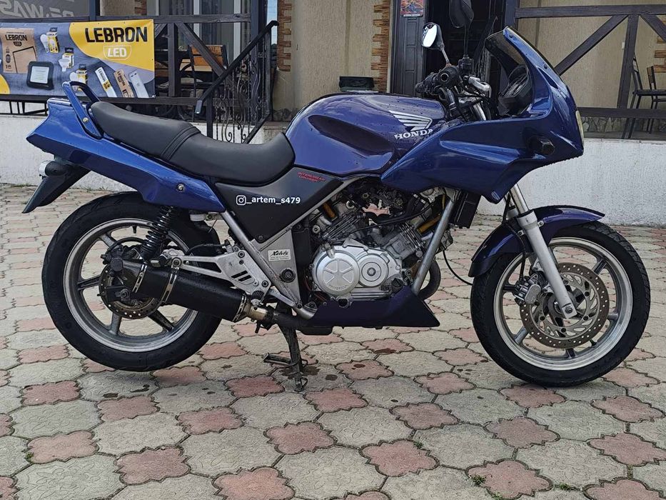 Продам Honda xelvis 250