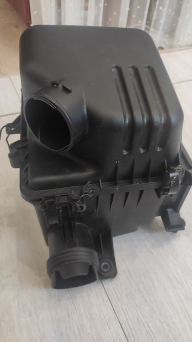 Корпус повітряного фільтра Hyundai Elantra KIA CEED 28111-2H000