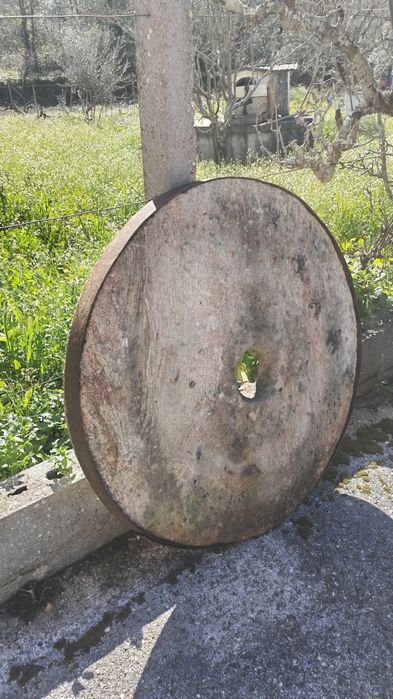 Mó de moinho em  pedra