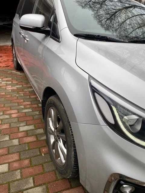 2018 Kia Carnival  2.2 дизель 9 місна