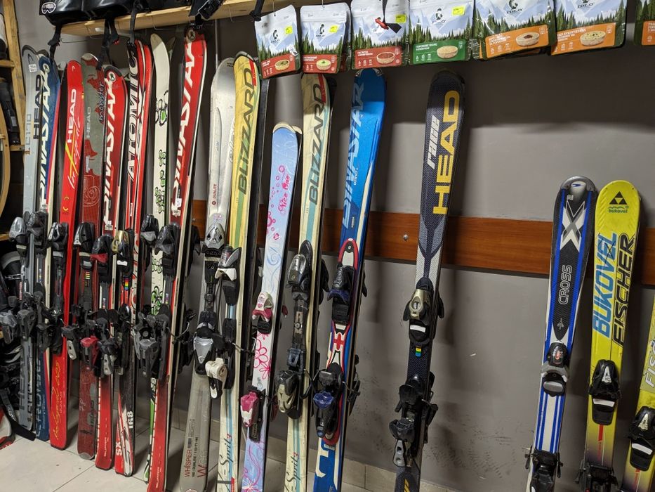 Прокат лижі, сноуборди, черевики, оренда лижного одягу, шоломів, масок