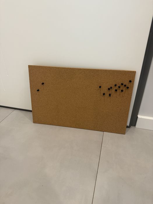 Quadro cortiça e piones