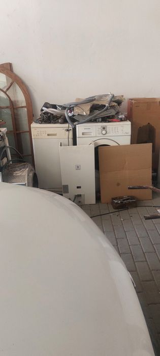 Maquinas de lavar roupa e loiça