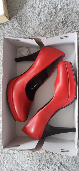 Buty damskie nowe 35