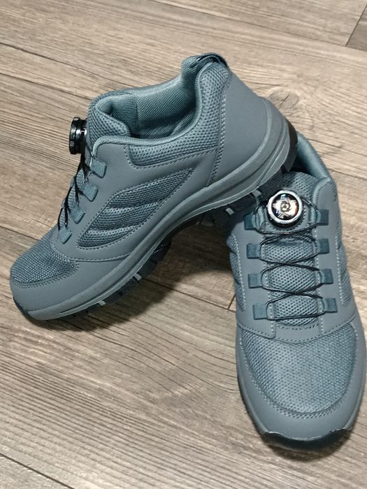 Чоловічі кросівки