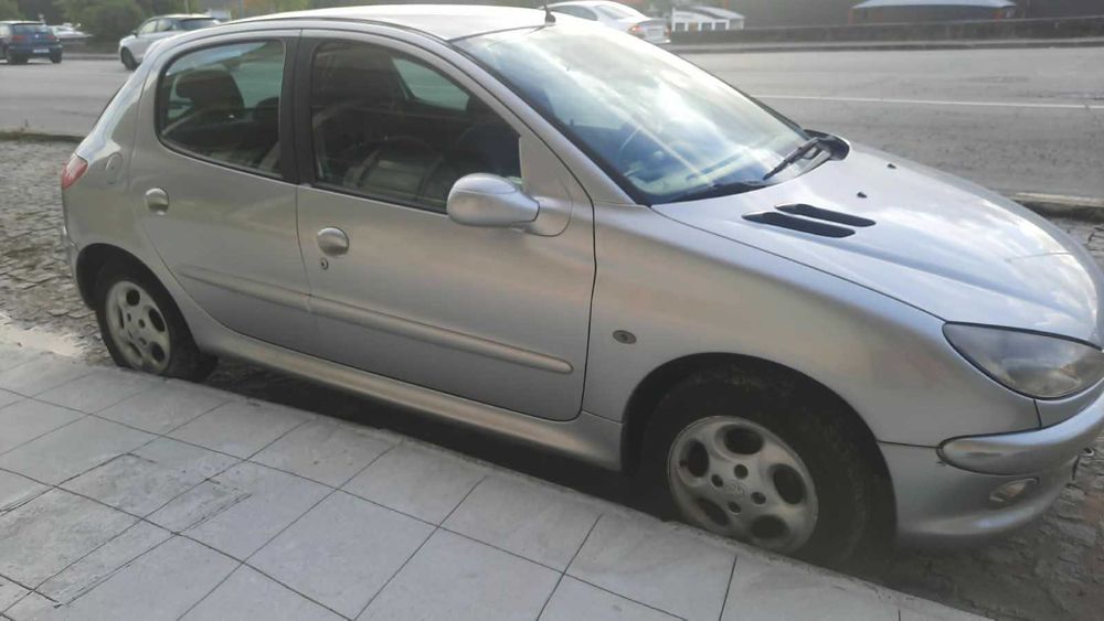 Peugeot  206, cinza