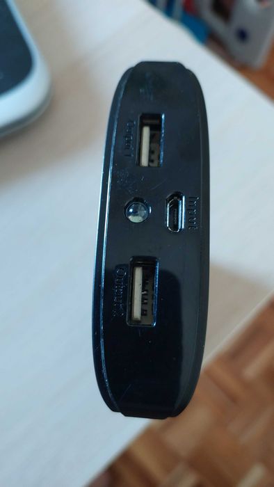 Bateria Powerbank, 2 saídas USB, 1 input MicroUSB ADATA 20.000 mAh,  Porto