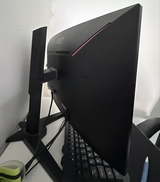 Monitor AOC curvo 24