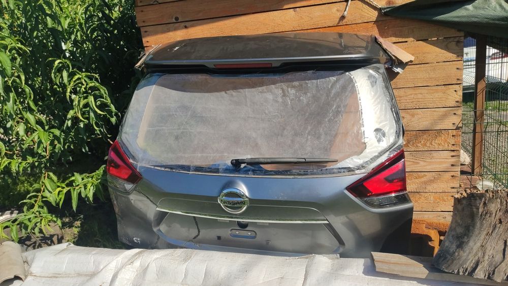 Фонарь внутренний на Nissan rouge