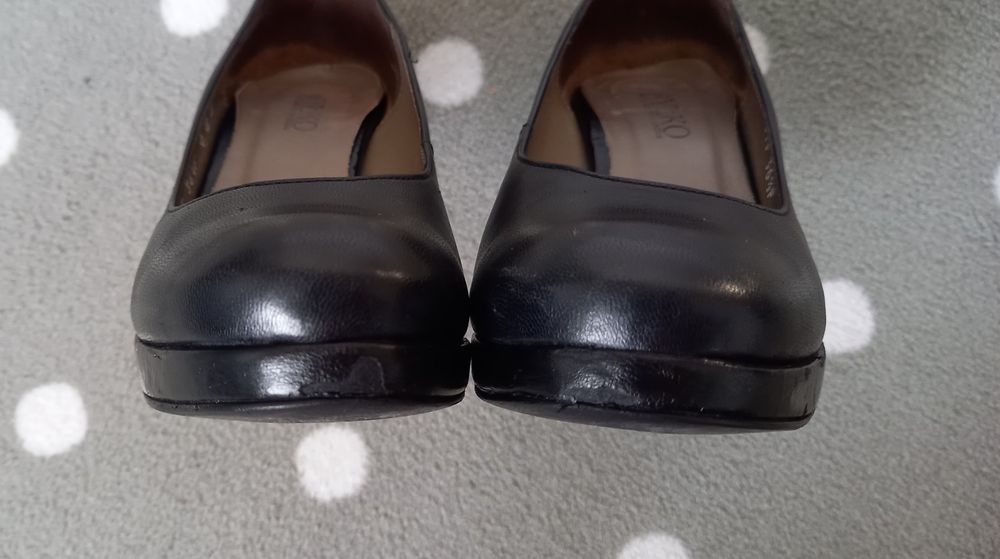 Szpilki czółenka skórą licowa czarne Ryłko r. 36.5