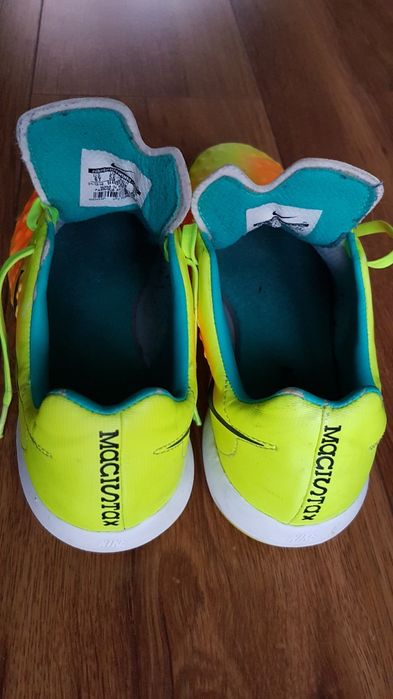 Halówki NIKE  38,5   24 cm