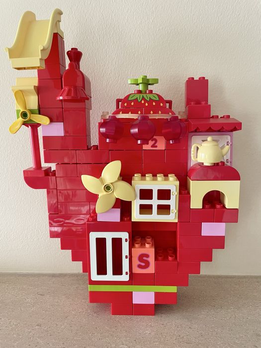 LEGO DUPLO - Strawberry House (Display)
