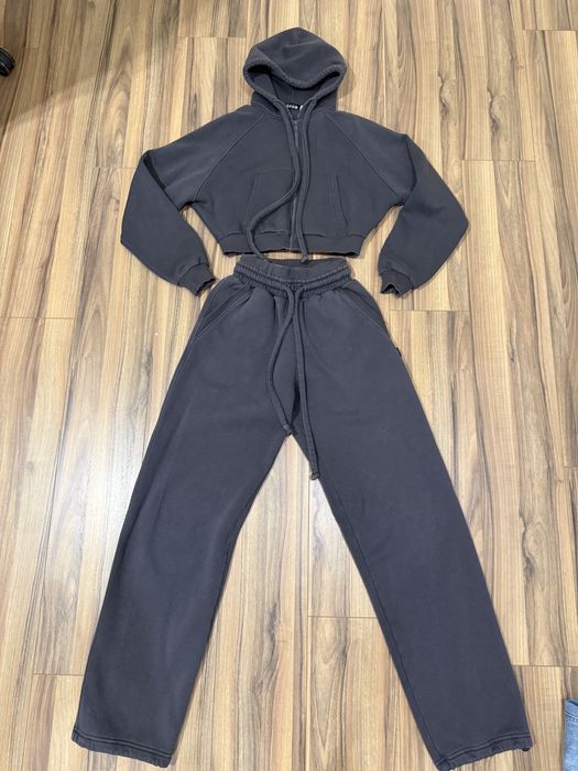 Жіночій костюм dope