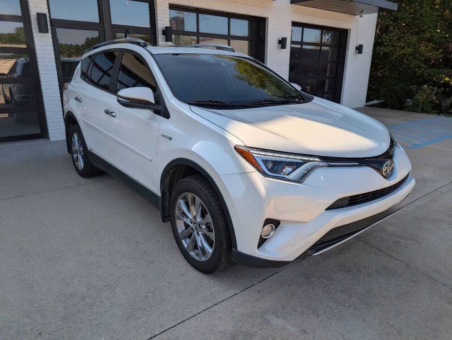 Toyota RAV4 Limited      2018
