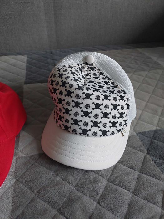 Czapki z daszkiem 2 sztuki