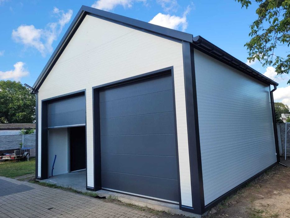 Garaż 7m x 7m , kąt dachu 30 stopni - Płyta Warstwowa