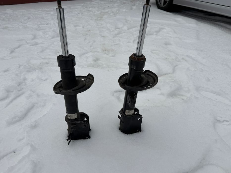 Передні стійки Jeep compass 2019