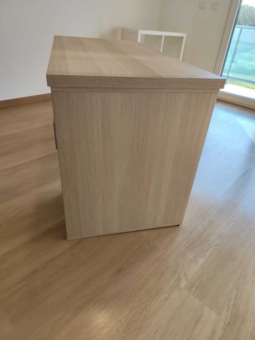 Secretária IKEA como nova