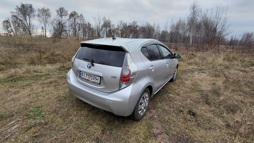 Тойота Aqua 2014