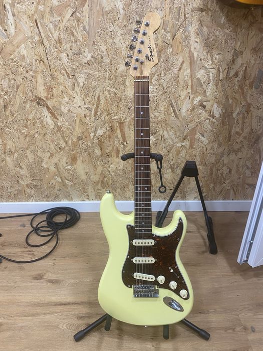 Fender stratocaster squier
