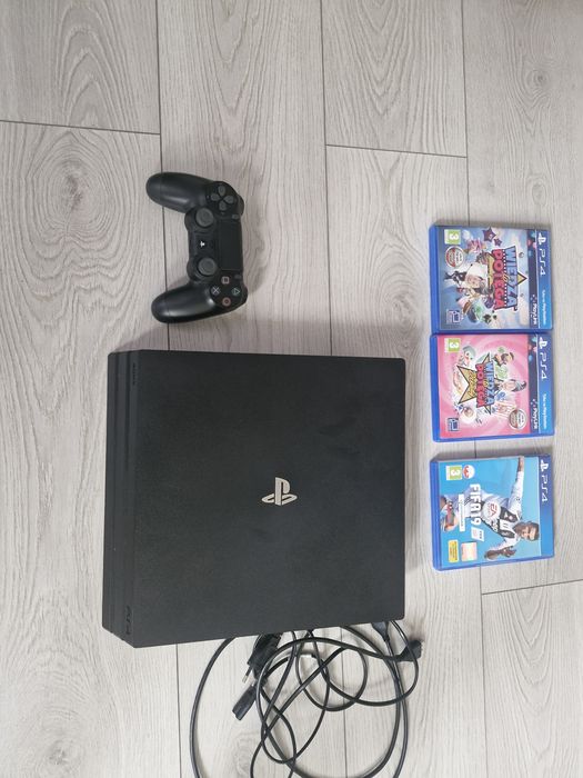Konsola PlayStation PS4  Pro uszkodzona