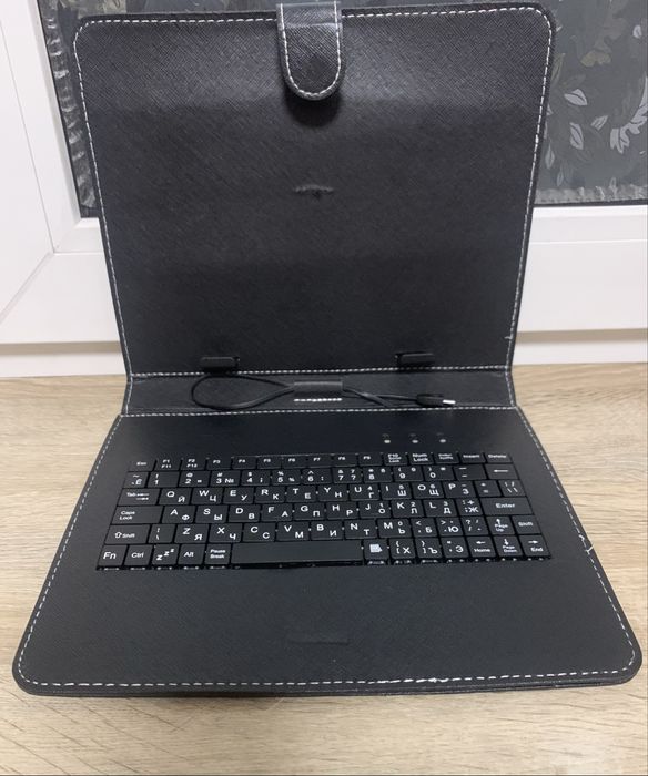Чехол-клавиатура для планшета 10 дюймов