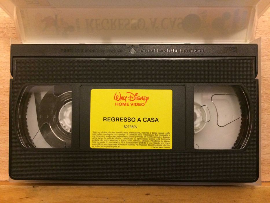 Conjunto 3 filmes VHS - 2 da Walt Disney + 1 Bugs Bunny