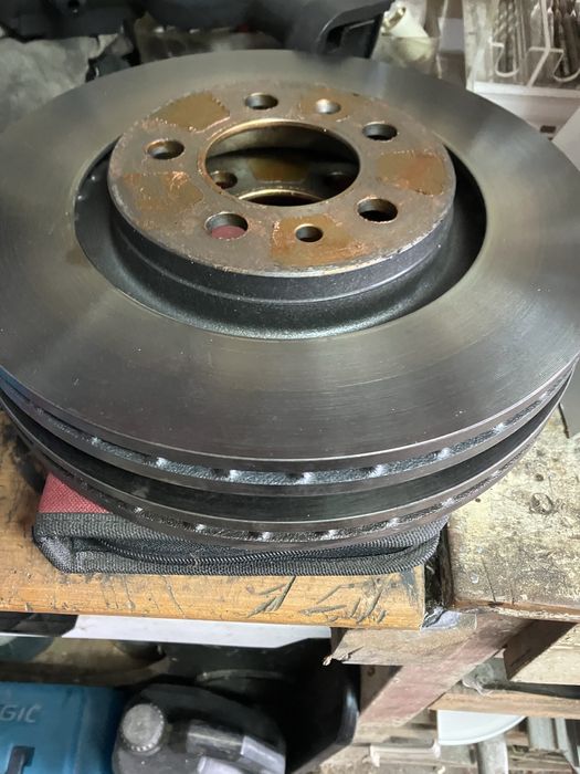 Discos dianteiros Brembo Vw golf IV