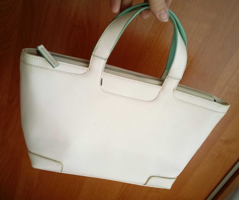 Torebka brytyjska Fiorelli do ręki, jasny krem, pastelowe kolory