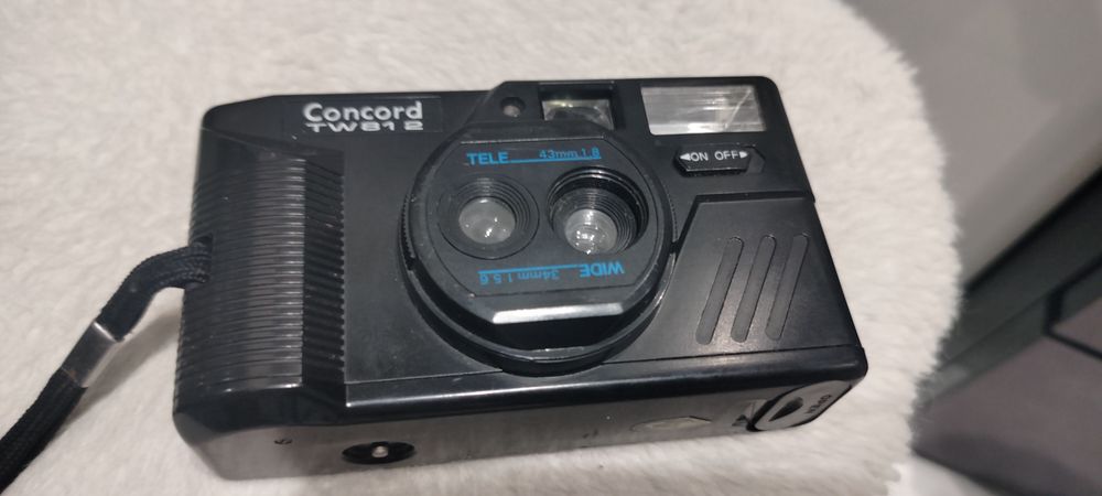 Analogowy aparat kompaktowy Concord TW81 2. z podwójnym obiektywem