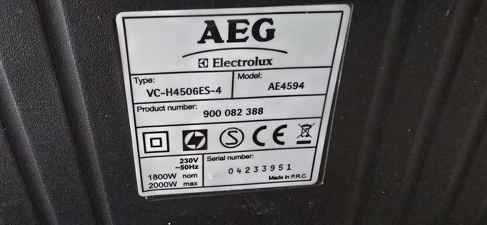 Mocny solidny odkurzacz workowy AEG/ELECTROLUX Ergo Essence o mocy 2000W.