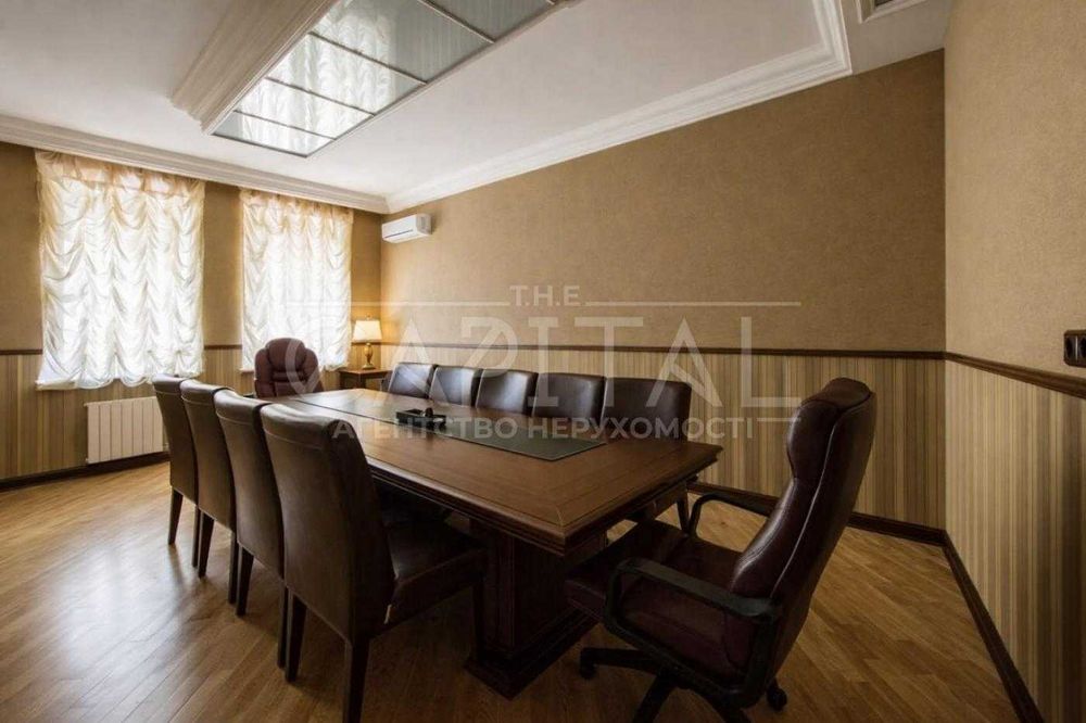 Оренда представницького триповерхового будинку під офіс бізнес центр