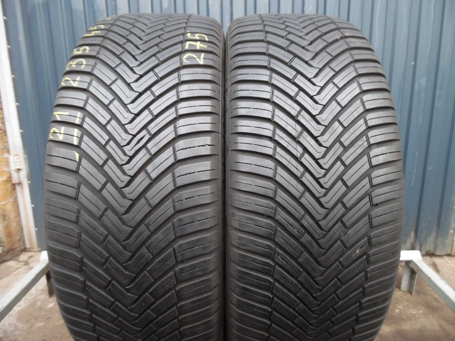 275. Opony WIELOSEZONOWE 235/45/20