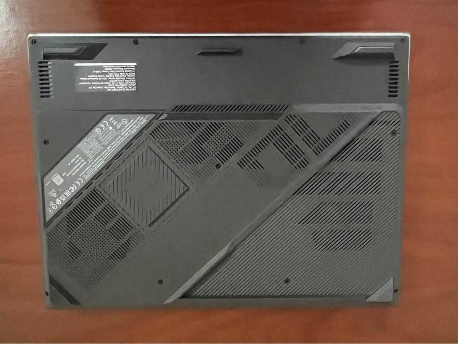 ASUS ROG Strix G16 G614JIR | Intel Core i9-14900HX | RTX 4070 | 32GB RAM | SSD 1TB | Ecrã 16” QHD+ 240Hz