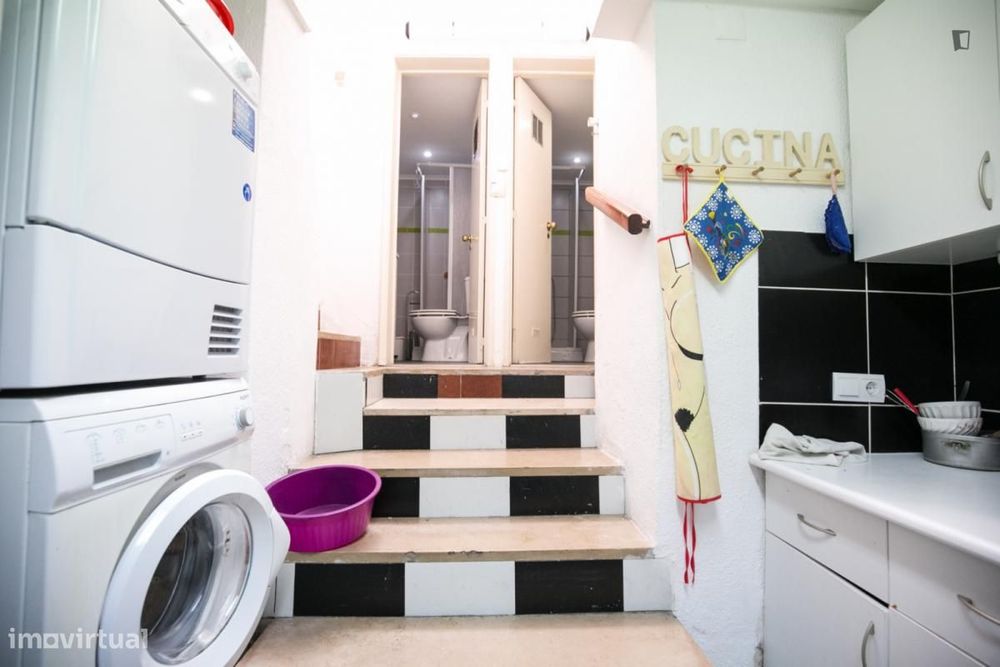 Quarto - localizado em Alameda Lisbon
