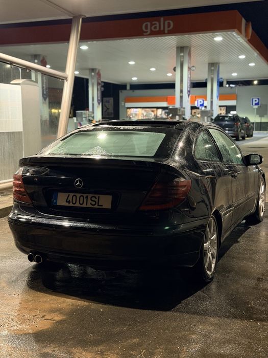 Mercedes-Benz C220 Sport Coupé 2001 – Preço fixo!