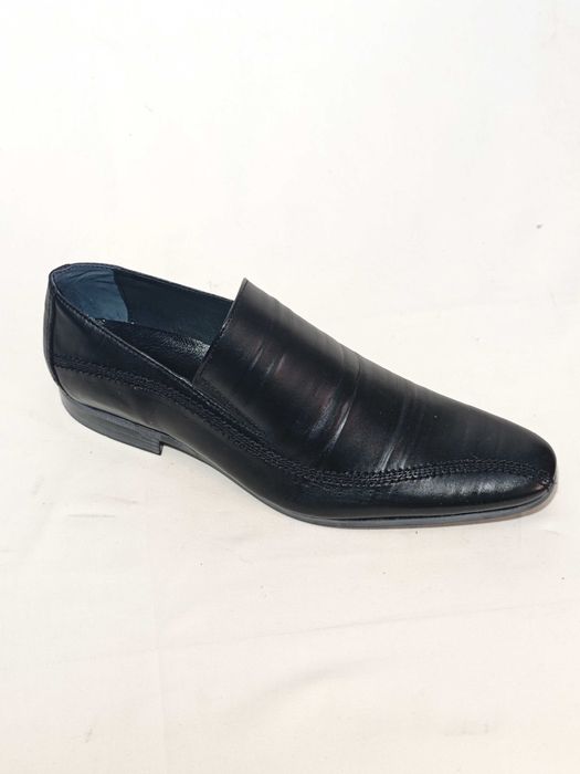 Sapato Homem Couro Preto - Vários tamanhos - Novos
