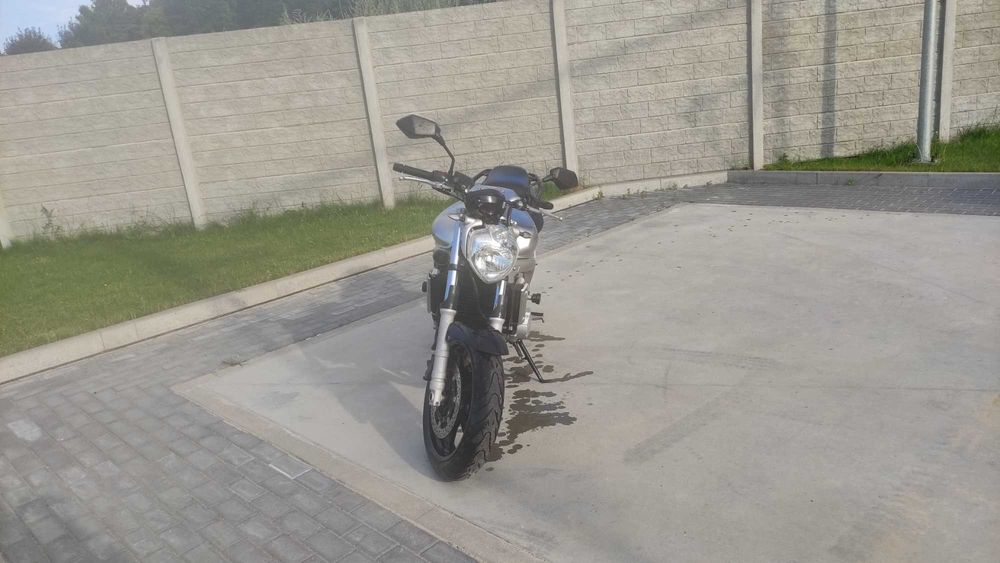 Motocykl Yamaha FZ6N